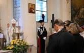 Papa, karabinierëve: mos besoni kurrë se e keqja mund të fitojë, edhe mes padrejtësish