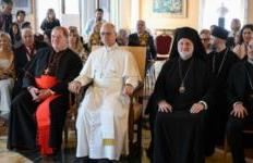 Papa: asnjë klithmë e viktimave të pafajshme të dhunës nuk do të mbetet e padëgjuar