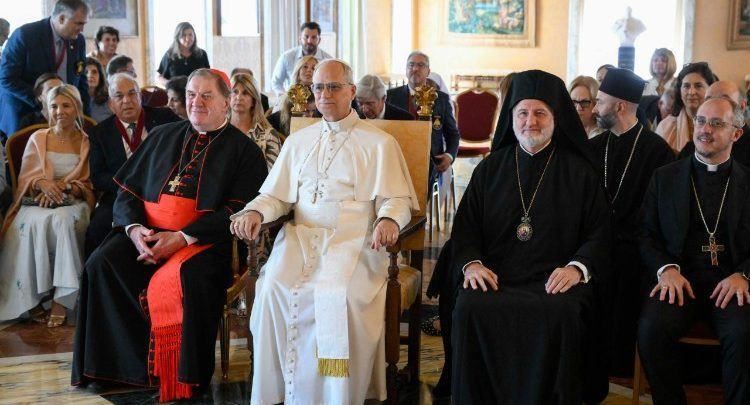 Papa: asnjë klithmë e viktimave të pafajshme të dhunës nuk do të mbetet e padëgjuar