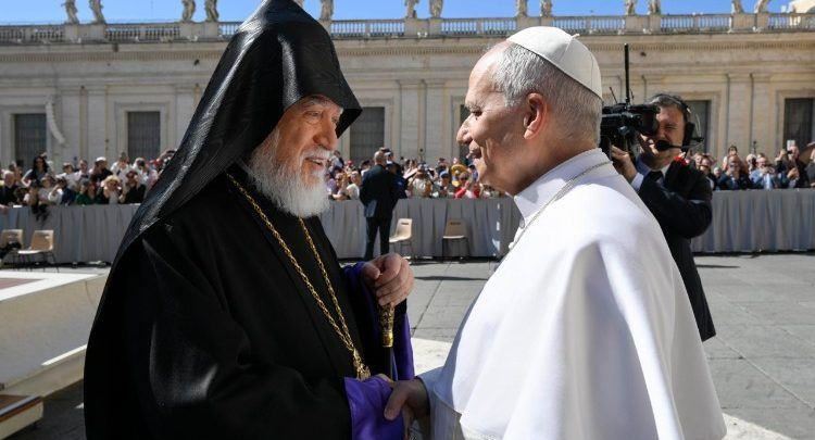 Papa Catholicos-it Aram I: “Të lutemi për paqen në Liban dhe në Lindjen e Mesme”