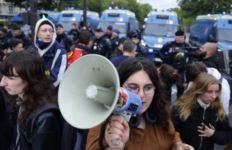 Macron ashpërson masat ndaj protestave në Francë