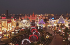 Dubai shkëlqen nga dritat festive