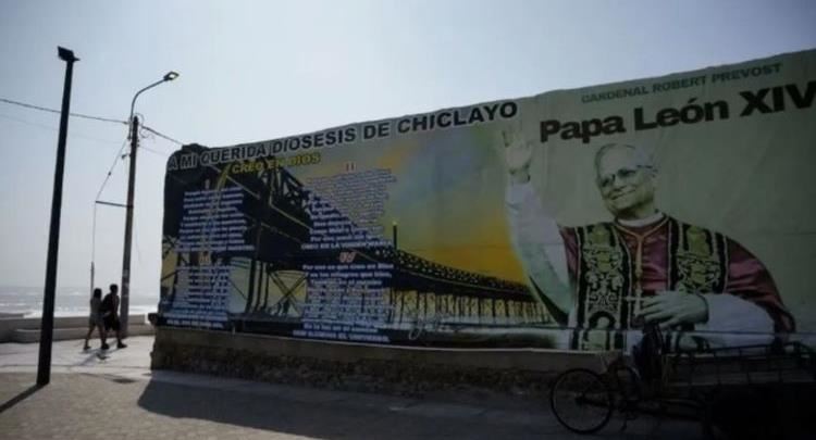 Papa Leoni rikthehet javën tjetër në Peru, vendin ku ndihmoi familjet në nevojë