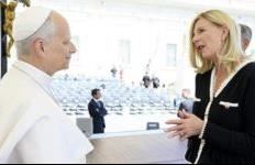 Papamobile në SHBA: një udhëtim solidariteti për fëmijët, viktima të luftës